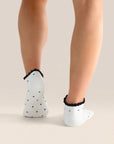 LOW RISE GRIP SOCKS - WHITE POLKA RUFFLE