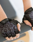 GRIP GLOVES