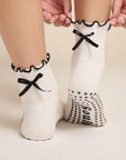 RUFFLE BOW GRIP SOCKS