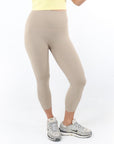 VIVID CAPRI LEGGINGS