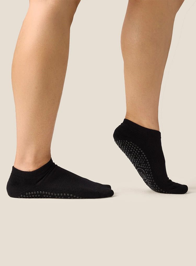 LOW RISE GRIP SOCKS - BLACK